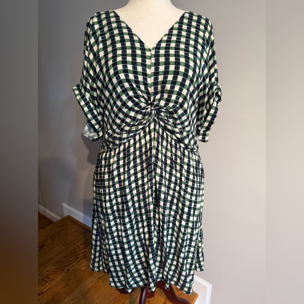 NWT Ava & Viv Green Plaid Twist Front Dress - Size 2X Plus